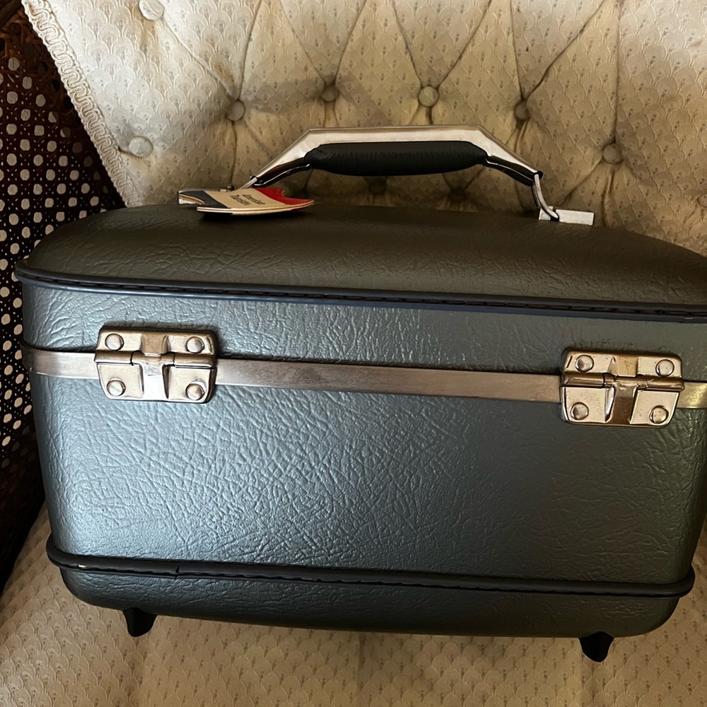 Traincase - Picture 9 of 9